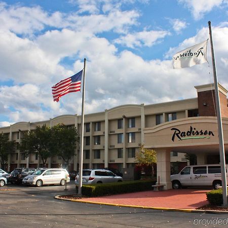 Radisson Rochester Airport Exterior photo
