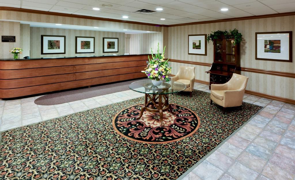 Radisson Rochester Airport Exterior photo